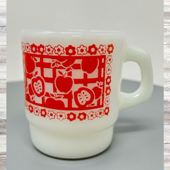 Vintage Anchor Hocking Apple Mug - Picture 2 of 8